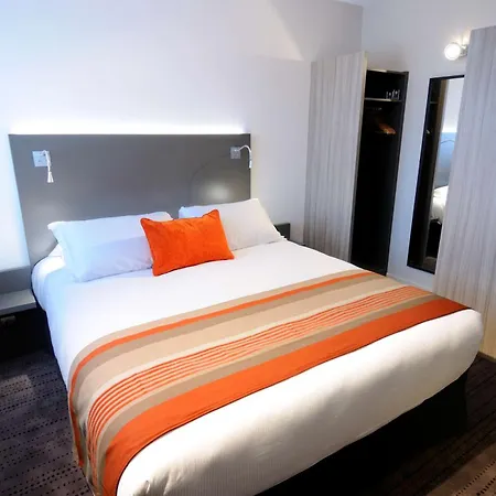 Western & De 4* Chassieu