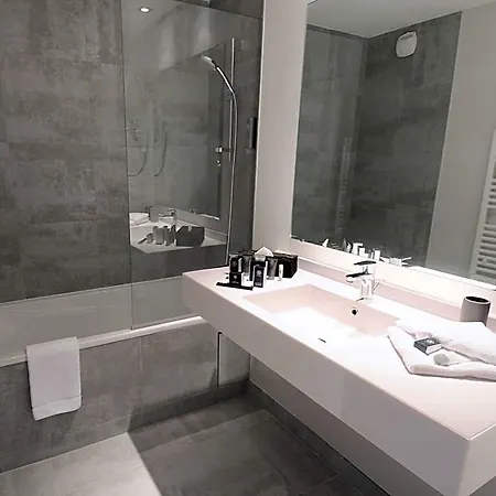 Western & De Hotel 4*