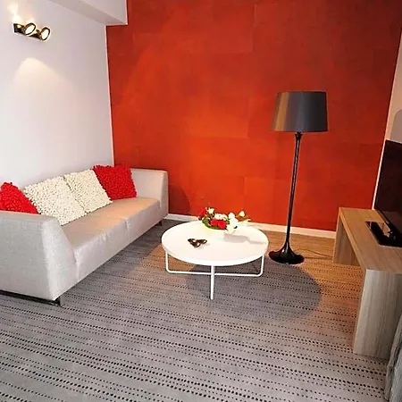 Western & De 4* Chassieu