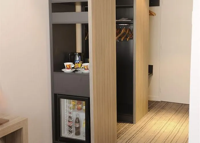 Western & De Hotel 4*